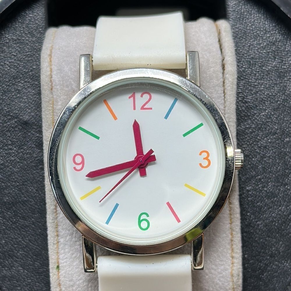 Gorgeous  watch - Picture 2 of 4